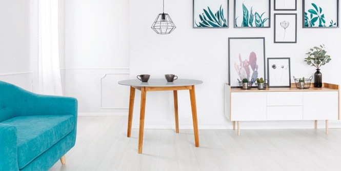 Well-organised space in the living room, easily accessible for cleaning the floor
